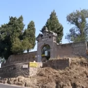Rom,_Calixtus-Katakombe,_Eingangstor_zum_Park_der_Katakombe 2 Катакомбы Святого Каллиста в Риме